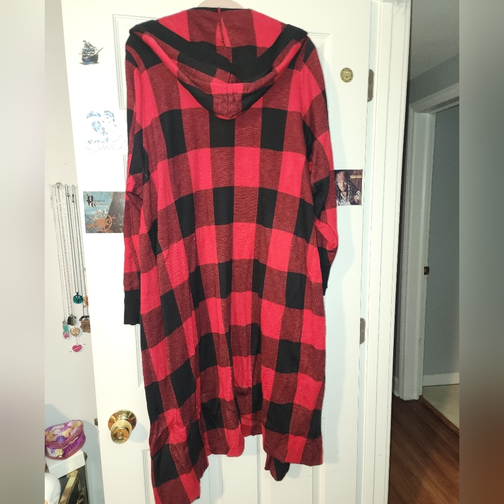 Red and Black Checkered Robe - Picture 3 of 4